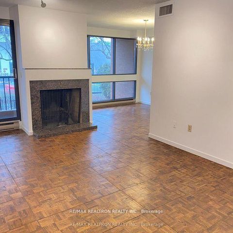 Photo 4 at 115 - 349 St Clair Avenue W, Casa Loma, Toronto