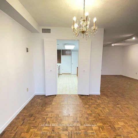 Photo 6 at 115 - 349 St Clair Avenue W, Casa Loma, Toronto