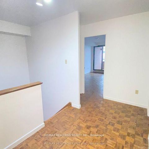 Photo 15 at 115 - 349 St Clair Avenue W, Casa Loma, Toronto