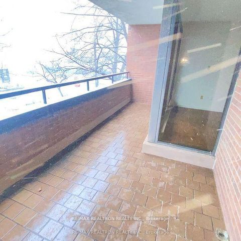 Photo 17 at 115 - 349 St Clair Avenue W, Casa Loma, Toronto