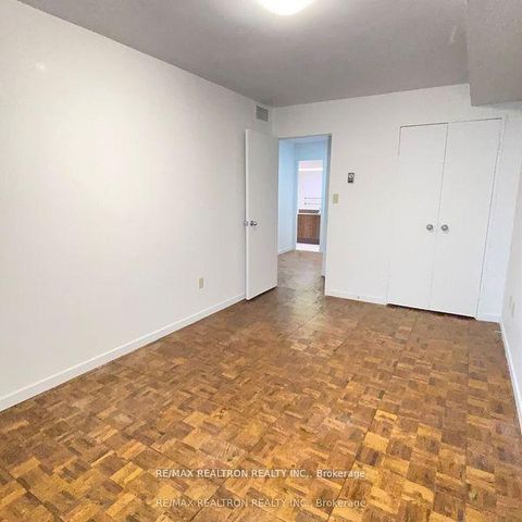 Photo 18 at 115 - 349 St Clair Avenue W, Casa Loma, Toronto