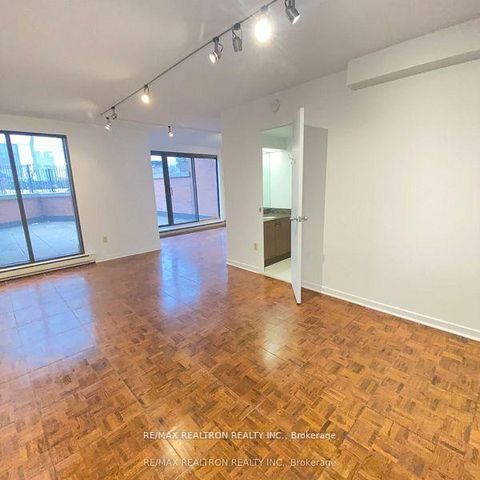 Photo 23 at 115 - 349 St Clair Avenue W, Casa Loma, Toronto