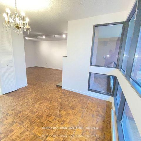 Photo 25 at 115 - 349 St Clair Avenue W, Casa Loma, Toronto