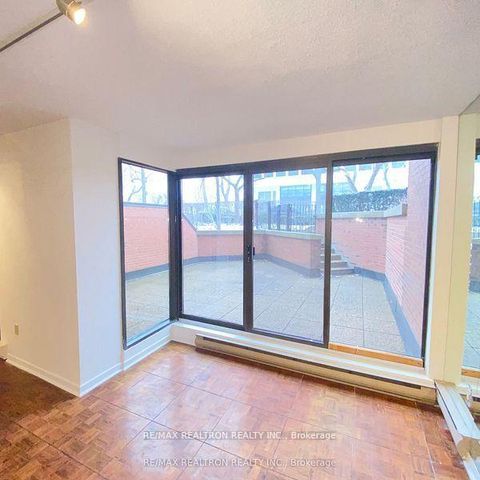Photo 26 at 115 - 349 St Clair Avenue W, Casa Loma, Toronto