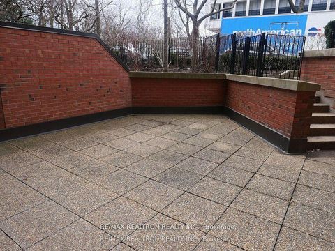 Photo 30 at 115 - 349 St Clair Avenue W, Casa Loma, Toronto