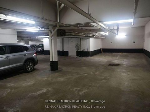 Photo 35 at 115 - 349 St Clair Avenue W, Casa Loma, Toronto