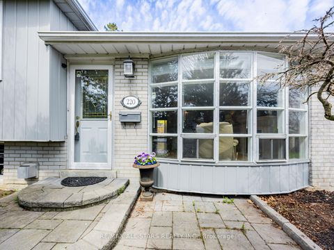 Photo 3 at 220 Catalina Drive, Guildwood, Toronto