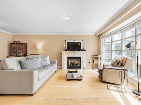 Photo 5 at 220 Catalina Drive, Guildwood, Toronto