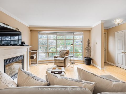 Photo 6 at 220 Catalina Drive, Guildwood, Toronto