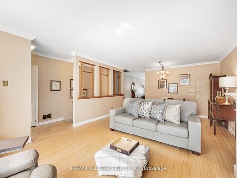 Photo 7 at 220 Catalina Drive, Guildwood, Toronto