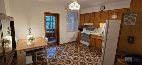 Photo 4 at 582 Runnymede Road, Bloor West Village, Toronto Photo 4 at 582 Runnymede Road, Bloor West Village, Toronto