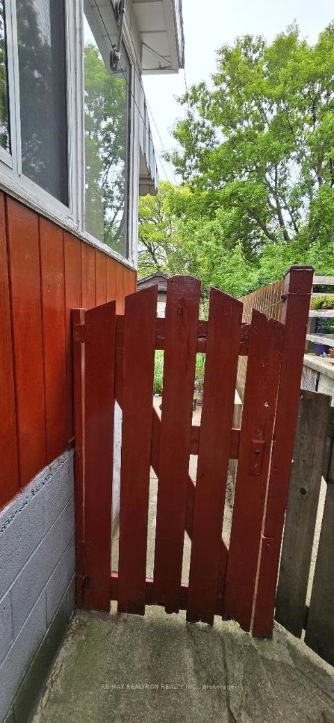 Photo 16 at 582 Runnymede Road, Bloor West Village, Toronto Photo 16 at 582 Runnymede Road, Bloor West Village, Toronto