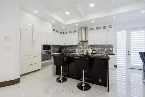Photo 9 at 26 Lancer Drive, Maple, Vaughan