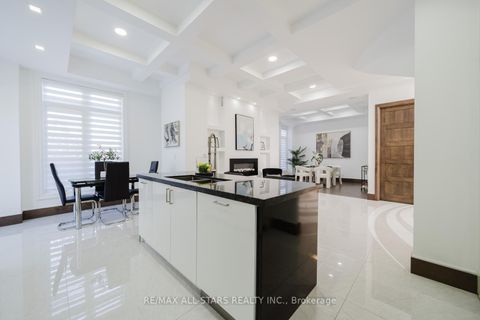 Photo 10 at 26 Lancer Drive, Maple, Vaughan