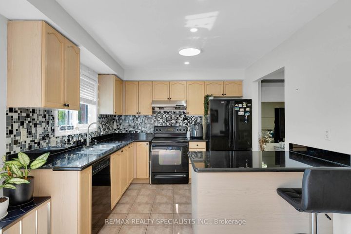 Photo 10 at 302 Black Drive, CL Clarke, Milton