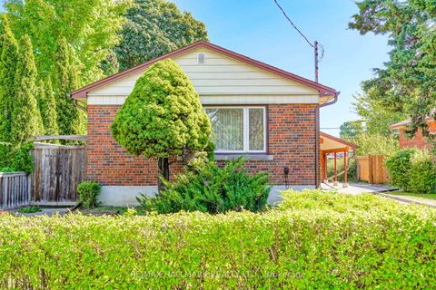 Photo 2 at 97 Vauxhall Drive, Dorset Park, Toronto