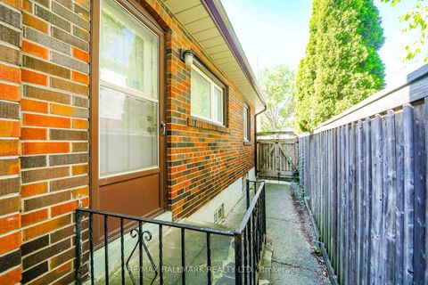 Photo 3 at 97 Vauxhall Drive, Dorset Park, Toronto