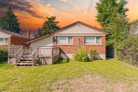 Photo 5 at 97 Vauxhall Drive, Dorset Park, Toronto