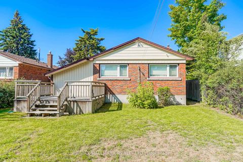 Photo 6 at 97 Vauxhall Drive, Dorset Park, Toronto