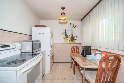 Photo 15 at 97 Vauxhall Drive, Dorset Park, Toronto