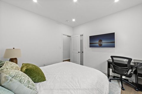 Photo 26 at 144 Pine Hill Crescent, Aurora Estates, Aurora Photo 26 at 144 Pine Hill Crescent, Aurora Estates, Aurora