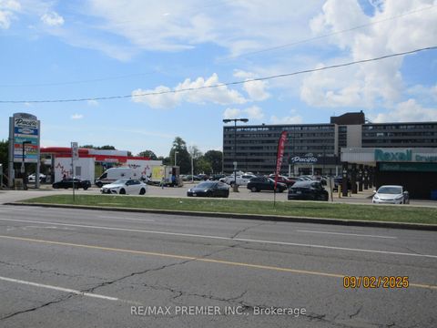 Photo 1 at 623 - 4673 Jane Street, Black Creek, Toronto