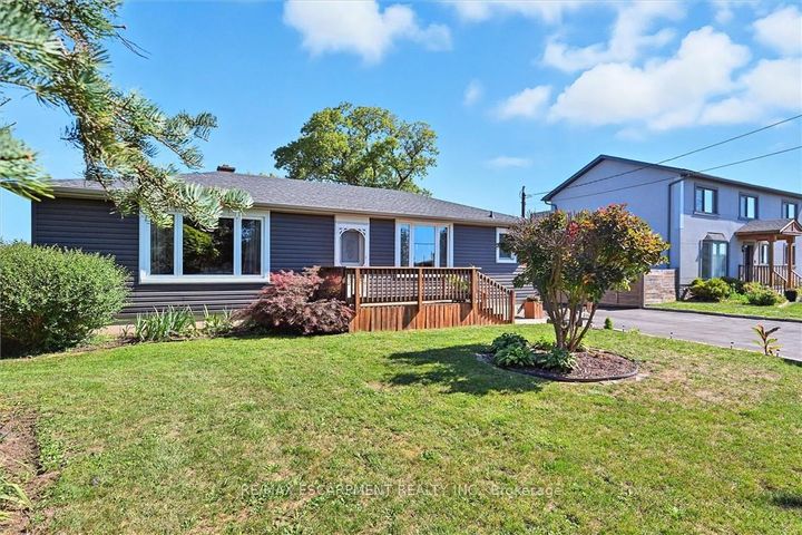 Photo 1 at 8554 HALDIBROOK Road, Rural Glanbrook, Hamilton