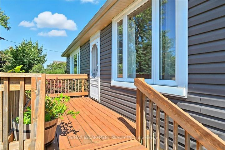 Photo 2 at 8554 HALDIBROOK Road, Rural Glanbrook, Hamilton