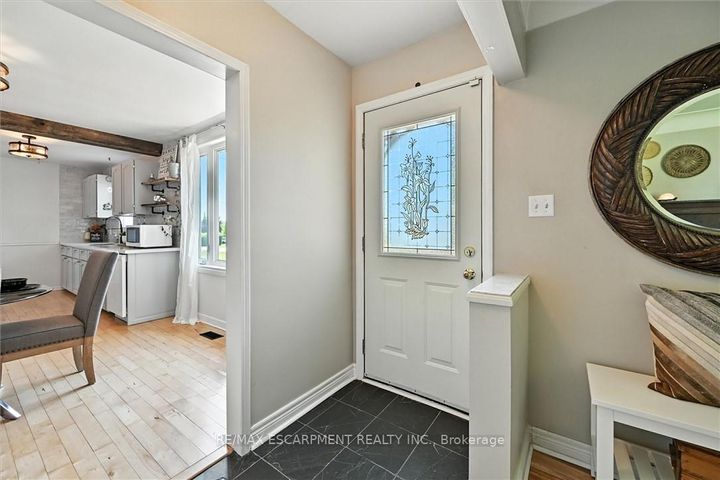 Photo 3 at 8554 HALDIBROOK Road, Rural Glanbrook, Hamilton