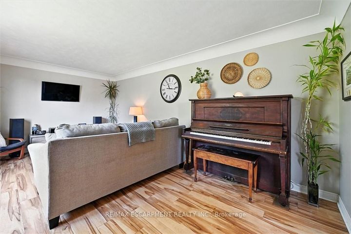 Photo 5 at 8554 HALDIBROOK Road, Rural Glanbrook, Hamilton