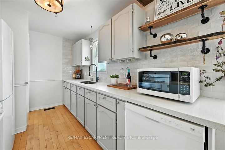 Photo 13 at 8554 HALDIBROOK Road, Rural Glanbrook, Hamilton