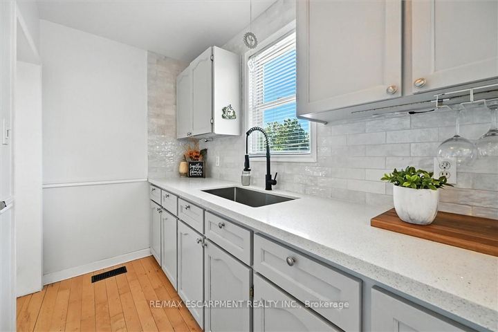 Photo 15 at 8554 HALDIBROOK Road, Rural Glanbrook, Hamilton