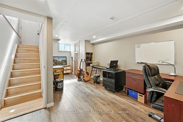Photo 24 at 8554 HALDIBROOK Road, Rural Glanbrook, Hamilton