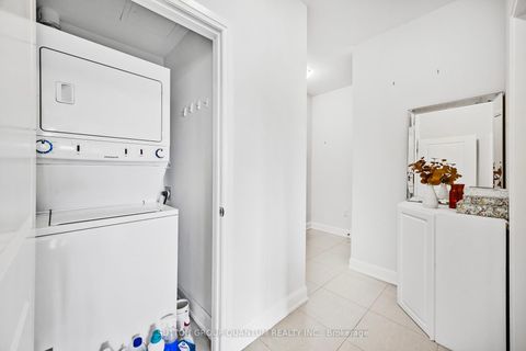 Photo 17 at 201 - 275 Roxton Road, RO River Oaks, Oakville