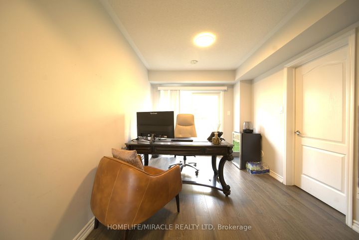 Photo 2 at 43 Baycliffe Crescent, Northwest Brampton, Brampton