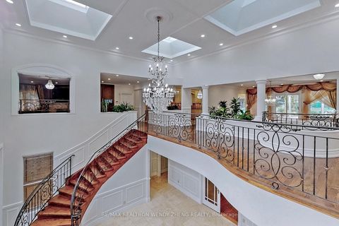 Photo 4 at 305 Woodland Acres Crescent, Rural Vaughan, Vaughan