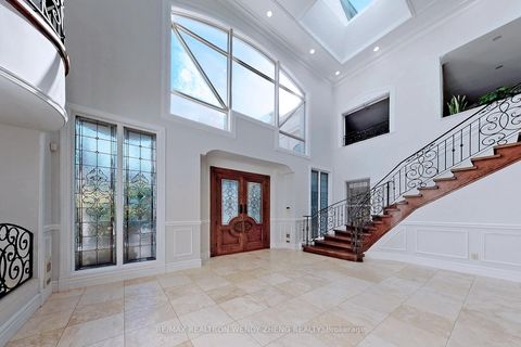 Photo 5 at 305 Woodland Acres Crescent, Rural Vaughan, Vaughan