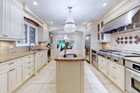 Photo 14 at 305 Woodland Acres Crescent, Rural Vaughan, Vaughan