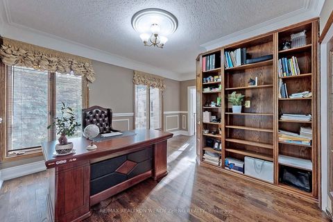 Photo 24 at 305 Woodland Acres Crescent, Rural Vaughan, Vaughan