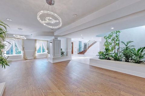 Photo 26 at 305 Woodland Acres Crescent, Rural Vaughan, Vaughan
