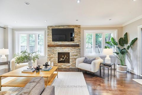 Photo 2 at 10 Glentworth Road, Don Valley Village, Toronto