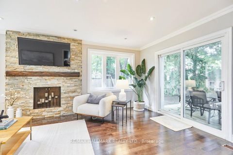 Photo 5 at 10 Glentworth Road, Don Valley Village, Toronto