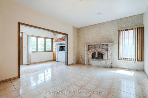 Photo 10 at 27 Mulholland Avenue, Glen Park, Toronto