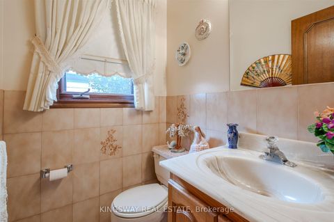 Photo 13 at 27 Mulholland Avenue, Glen Park, Toronto