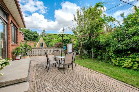 Photo 34 at 27 Mulholland Avenue, Glen Park, Toronto
