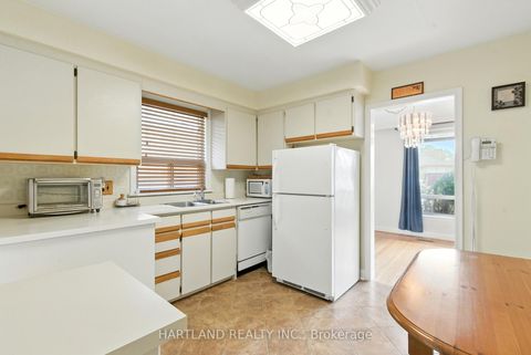 Photo 7 at 25 Rowse Crescent, The Westway, Toronto