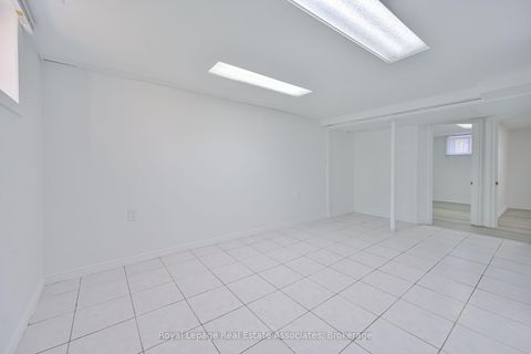Photo 14 at 20 East Drive, Smythe, Toronto