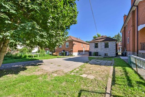 Photo 22 at 20 East Drive, Smythe, Toronto