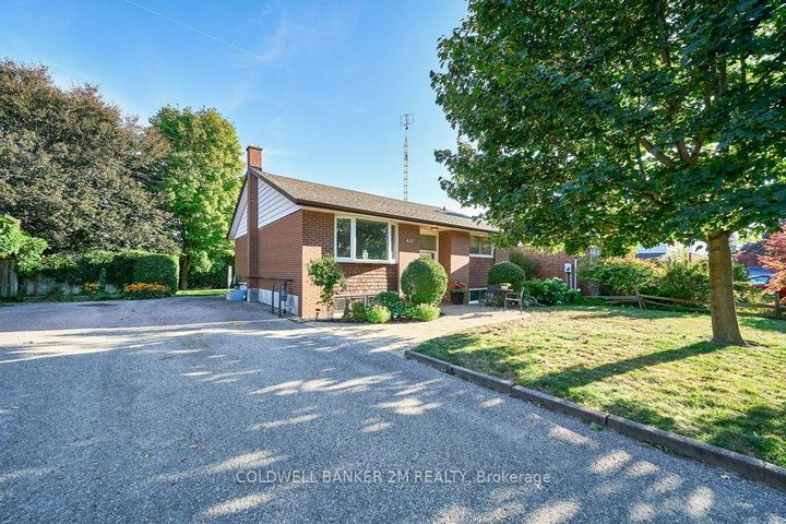 Photo 3 at 657 Balmoral Drive, McLaughlin, Oshawa