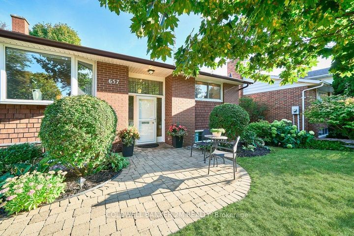 Photo 4 at 657 Balmoral Drive, McLaughlin, Oshawa